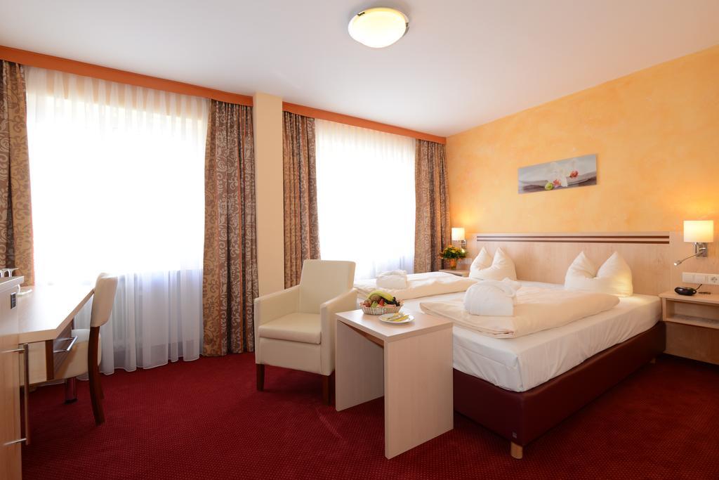 Hotel Apollo Garni Regensburg Buitenkant foto
