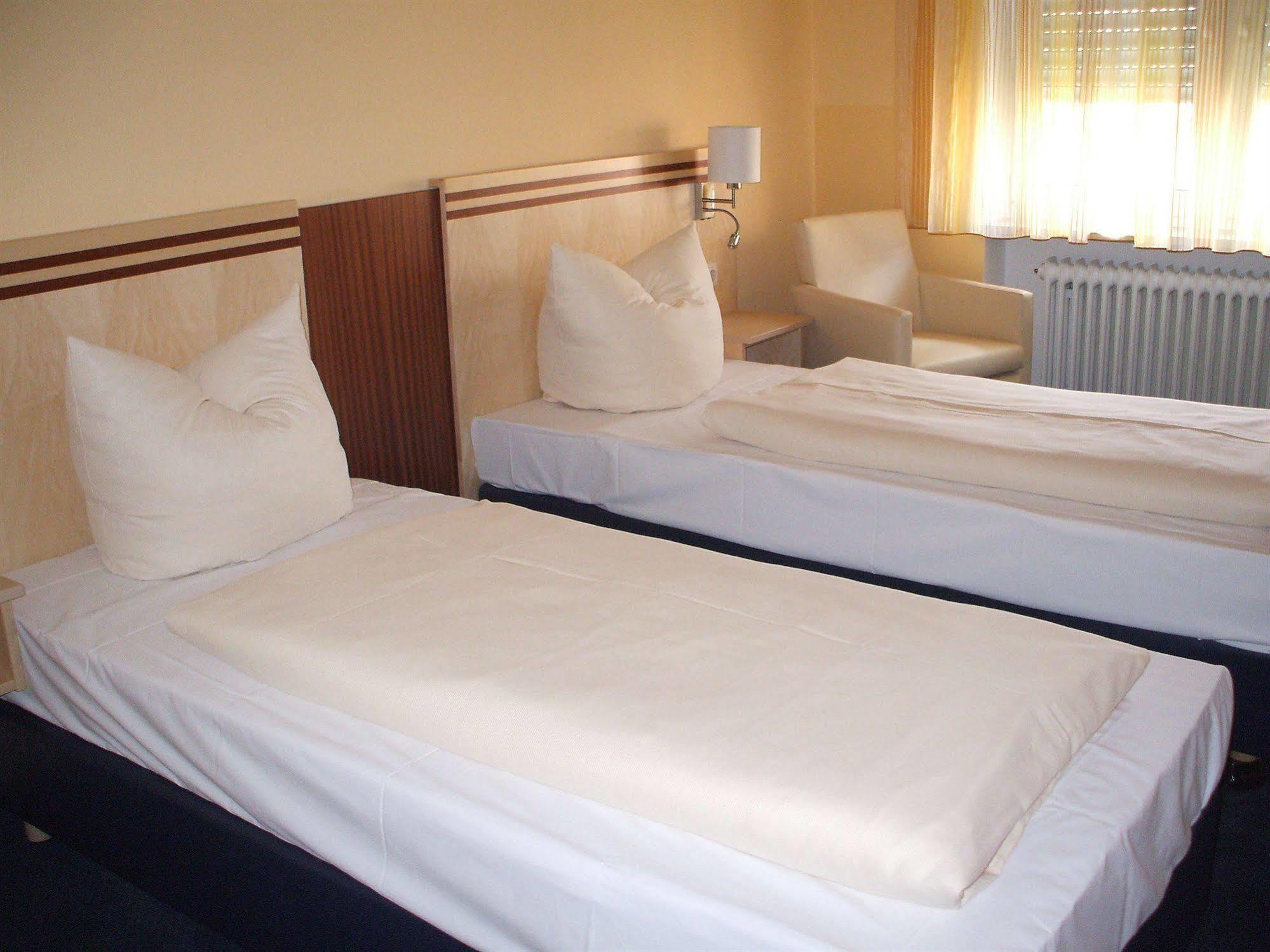Hotel Apollo Garni Regensburg Buitenkant foto